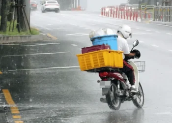 Swiggy and Zomato Now Charging Rain Surcharge